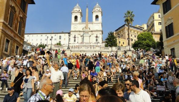 Protestos anti-turismo na Europa: por que cidades estão se rebelando contra os visitantes?