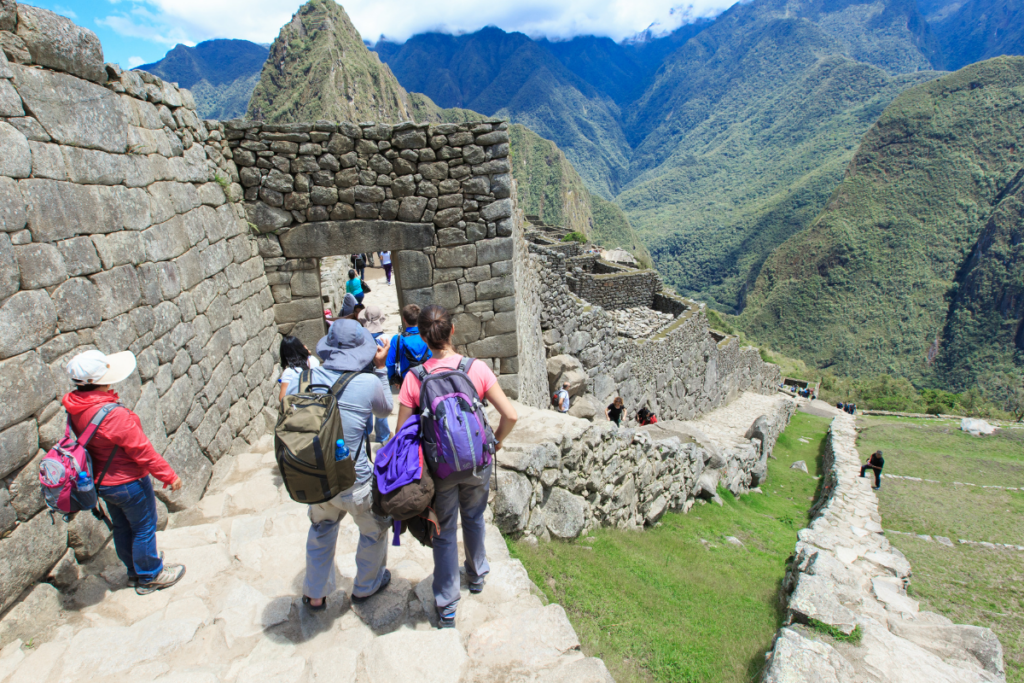 mochila usada em trilha em Machu Picchu