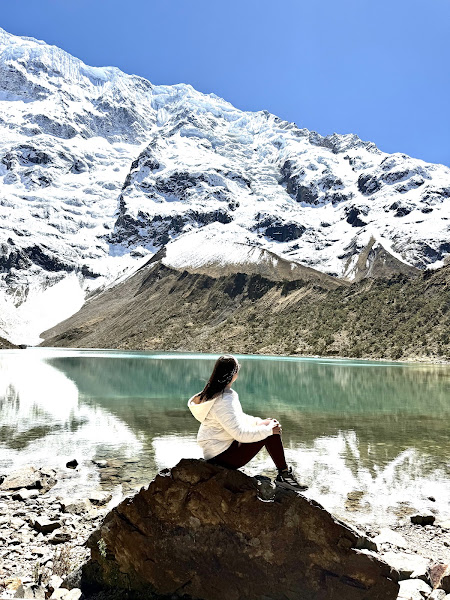 Laguna Humantay com nevado ao fundo