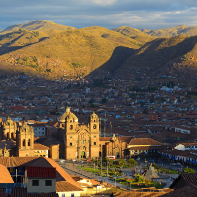 cidade de Cusco no Peru cercada pelas montanhas dos Andes
